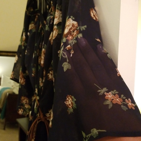 Large Flowy Floral Dress - Picture 5 of 5